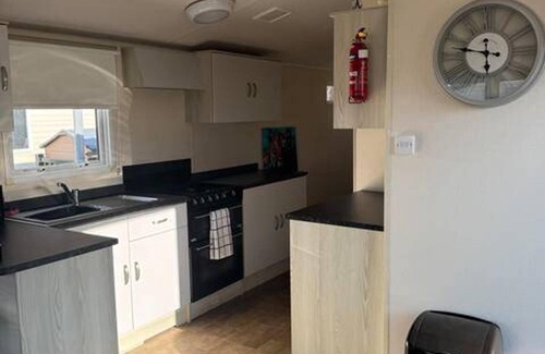 Rhyl Cabin | Caravan Emma 2 Bed Robin Hood