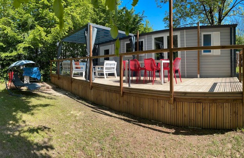 Thonon-les-Bains RV Rental | Caravan 'Les Bord Du Lac Leman' with Lake View, Shared Terrace and Private Garden