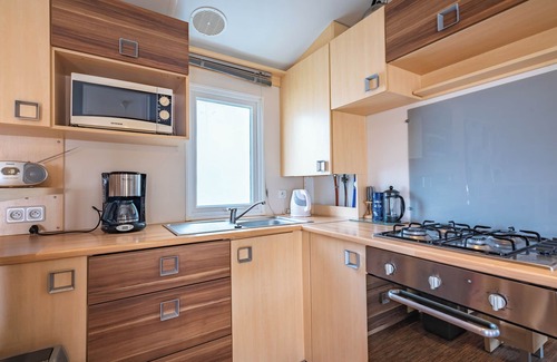Coulanges RV Rental | Caravan 'Mobil-home Elegance - 3 Chambres' with Shared Pool, Wi-Fi and Air Conditioning