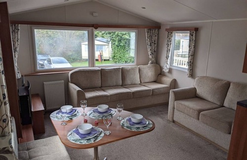 Hastings House | Caravan Nearby Hastings, Coghurst Hall Park
