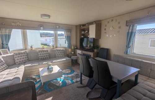 Weymouth Resort | Caravan sleeps 8 at Littlesea, Weymouth