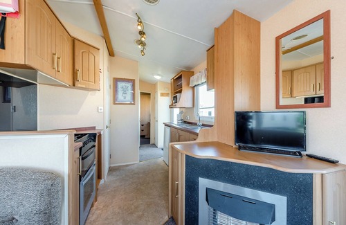 Bognor Regis House | Caravan with one double and one twin.