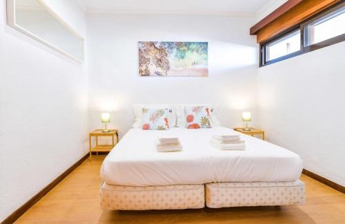 Carcavelos Apartment | Carcavelos Beach & Business by The Portuguese Butler