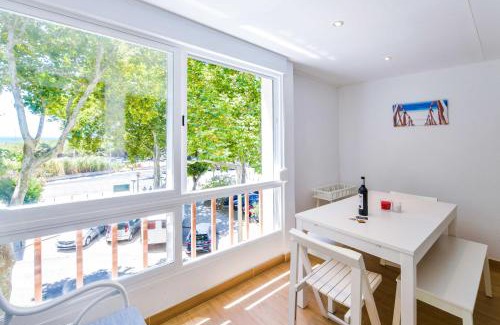 Carcavelos Apartment | Carcavelos Beach & Business by The Portuguese Butler