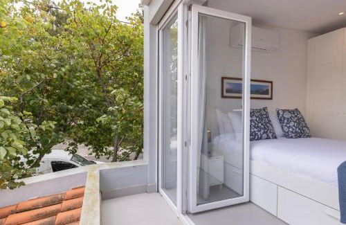 Carcavelos Apartment | Carcavelos Sunny Retreat by LovelyStay