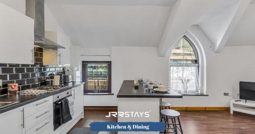 Riverside Apartment | Cardiff - Quirky 1 Bedroom, Sleeps 3, Wi-Fi - JRR Stays