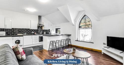Riverside Apartment | Cardiff - Quirky 1 Bedroom, Sleeps 3, Wi-Fi - JRR Stays