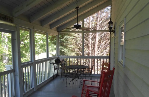Blairsville Cabin | Cardinal Nest 80 2 Bedroom Cabin by Redawning