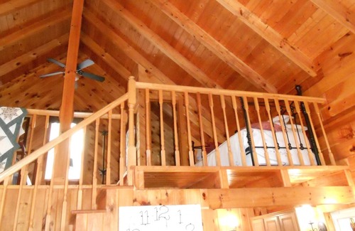 Blairsville Cabin | Cardinal Nest 80 2 Bedroom Cabin by Redawning