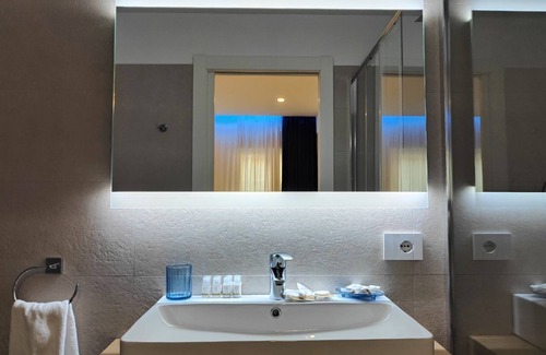 Oristano Historic Centre House | Carducci Art Guesthouse