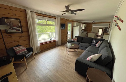 Hastings Highlands Cottage | Cardwell Cottage Escape - Maynooth - Algonquin Park - Peaceful