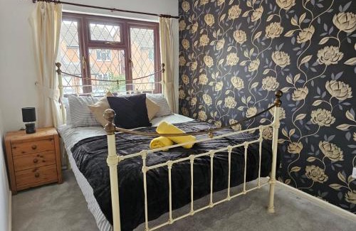 Lydiard Tregoze House | Carey House Long Stays Free Parking and WI-FI