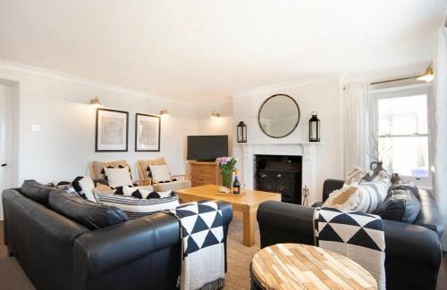 Craster House | Cargoes