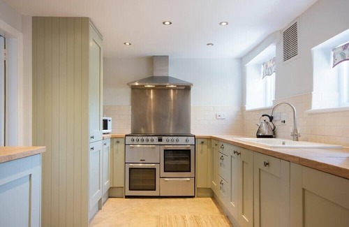 Craster Cottage | CARGOES, pet friendly, country holiday cottage in Craster