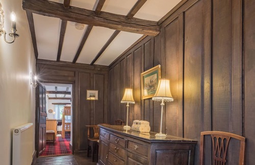 Penrith House | CARHULLAN, pet friendly, with hot tub in Bampton, Cumbria