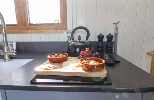 Gwaenysgor Near Prestatyn Cottage | CARIAD BACH, pet friendly, character holiday cottage in Prestatyn