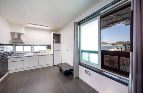 Tongyeong Hotel | Carib Condo Hotel