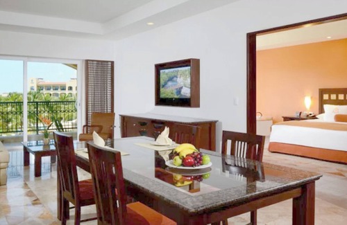 Villa Juarez Resort | Caribbean beach resort condo with the Endless Luxury All Inclusive Plan.