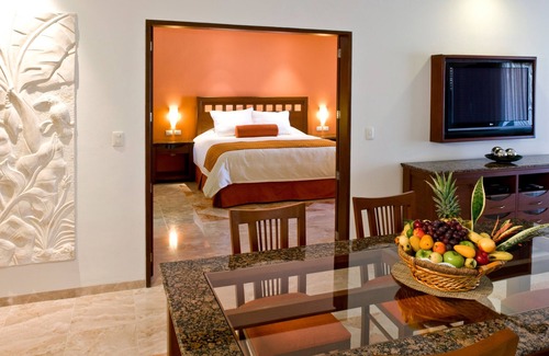 Villa Juarez Resort | Caribbean beach resort condo with the Endless Luxury All Inclusive Plan.
