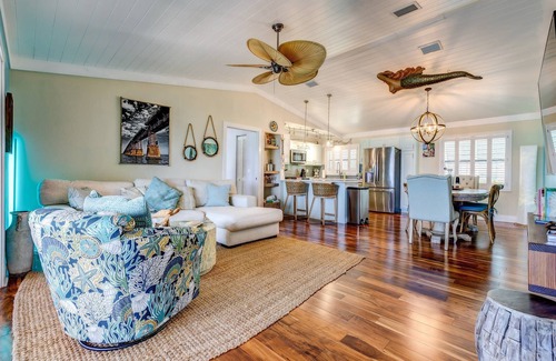 Summerland Key House | Caribbean Cabana: Your Perfect 3BR Oceanfront Retreat with Dockage, Pool and Breathtaking Views!