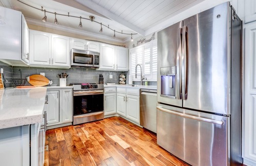Summerland Key House | Caribbean Cabana: Your Perfect 3BR Oceanfront Retreat with Dockage, Pool and Breathtaking Views!
