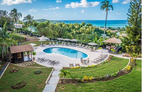 Charlotte Apartment | Caribbean Couple Retreat | Free Parking | Short Drive From from the Beach