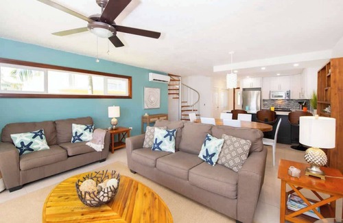 South Sound Condo | Caribbean Paradise #29 Condo in South Sound & Pool