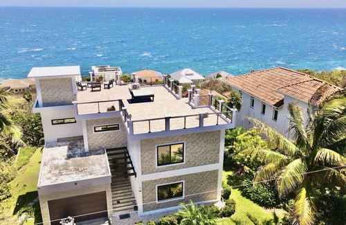 Antoneys Cay House | Caribbean Tower @Lighthouse Estates, West Bay