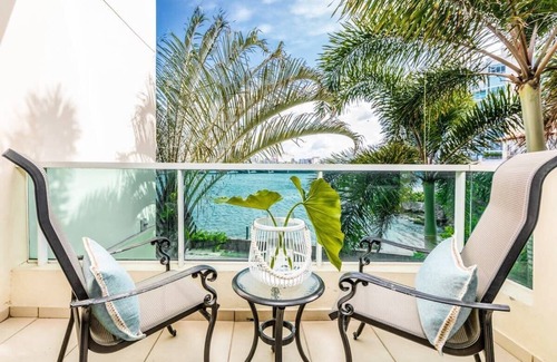 Puerta de Tierra Apartment | Caribe Studio | Urban waterfront Caribbean getaway