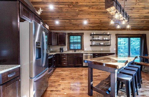 Wisconsin Dells House | Caribou Crossing 5 bed cabin 10 min from Dells