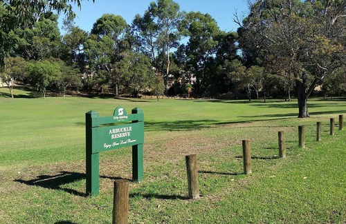 Carine House | Carine - pleasant parkview retreat. Handy location and pet friendly.