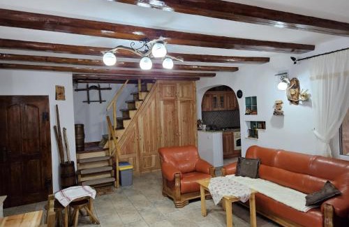 Talmaciu House | Carla Maria House