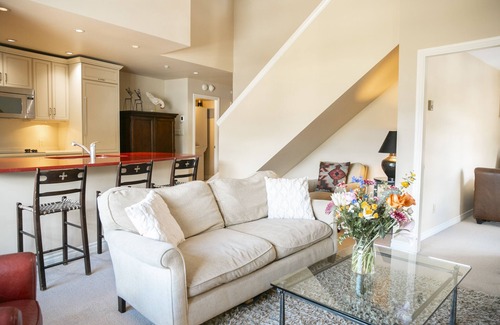 Whistler Village Apartment | Carleton Lodge