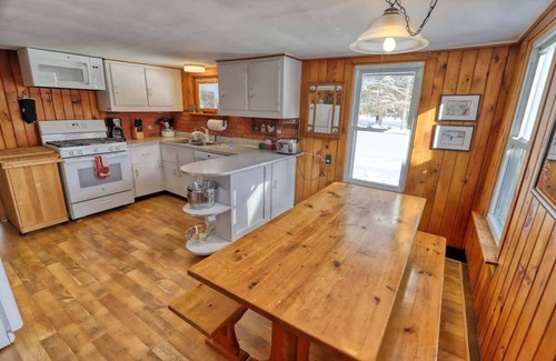 Little Valley House | Carley House Too - pet friendly, hot tub, firepit!