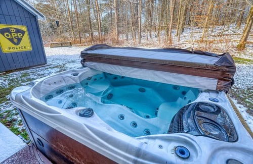Little Valley House | Carley House Too - pet friendly, hot tub, firepit!