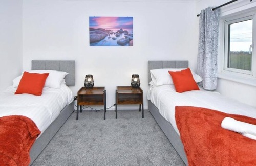 Stoke-on-Trent House | Carling House, lovely 3 bedroom home near local attractions in Stoke