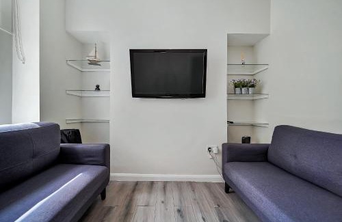 Londonderry Villa | Carlisle Lodge 'Sleeping 6 guests'