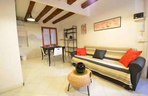 San Polo Apartment | Carlo's Studio by Venicevillas