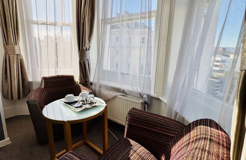 Eastbourne Seafront Hotel | Carlton Courth Hotel Eastbourne