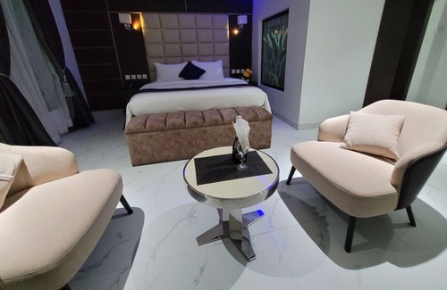 Utako Hotel | Carlton Swiss Luxury Residency