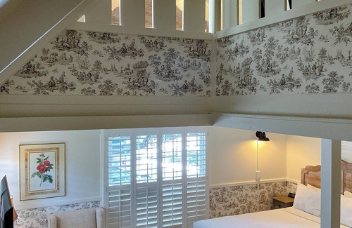 Golden Rectangle House | Carmel Green Lantern Inn