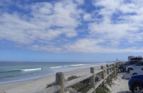Sunset Beach Cabin | Carmel Huys