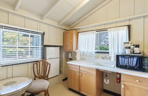 Mission Fields Hotel | Carmel River Inn & Cottages