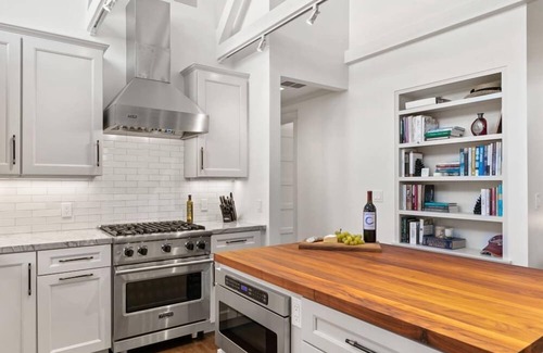 Northeast Carmel House | Carmel's Wy Knot: Beautiful remodel in Carmel-by-the-Sea!