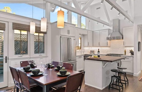 Northeast Carmel House | Carmel's Wy Knot: Beautiful remodel in Carmel-by-the-Sea!