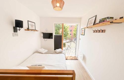 Saint Paul's House | Carmen Suite EcoPod Treehouse in the city centre