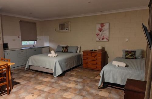 Carmila Hotel | Carmila Caravan Park & Cabins