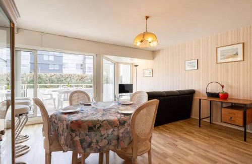 Carnac Apartment | Carnac Plage: Grand T3 58m² avec Wifi et Parking - FR-1-477-133