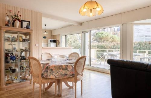 Carnac Apartment | Carnac Plage: Grand T3 58m² avec Wifi et Parking - FR-1-477-133