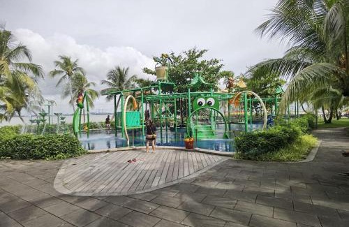 Gelang Patah Apartment | Carnelian Tower Hotel at ForestCity 4102 with WIFI